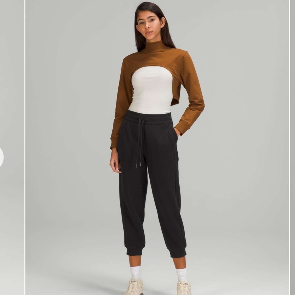 lululemon athletica Black Scuba Cropped Jogger Size 8